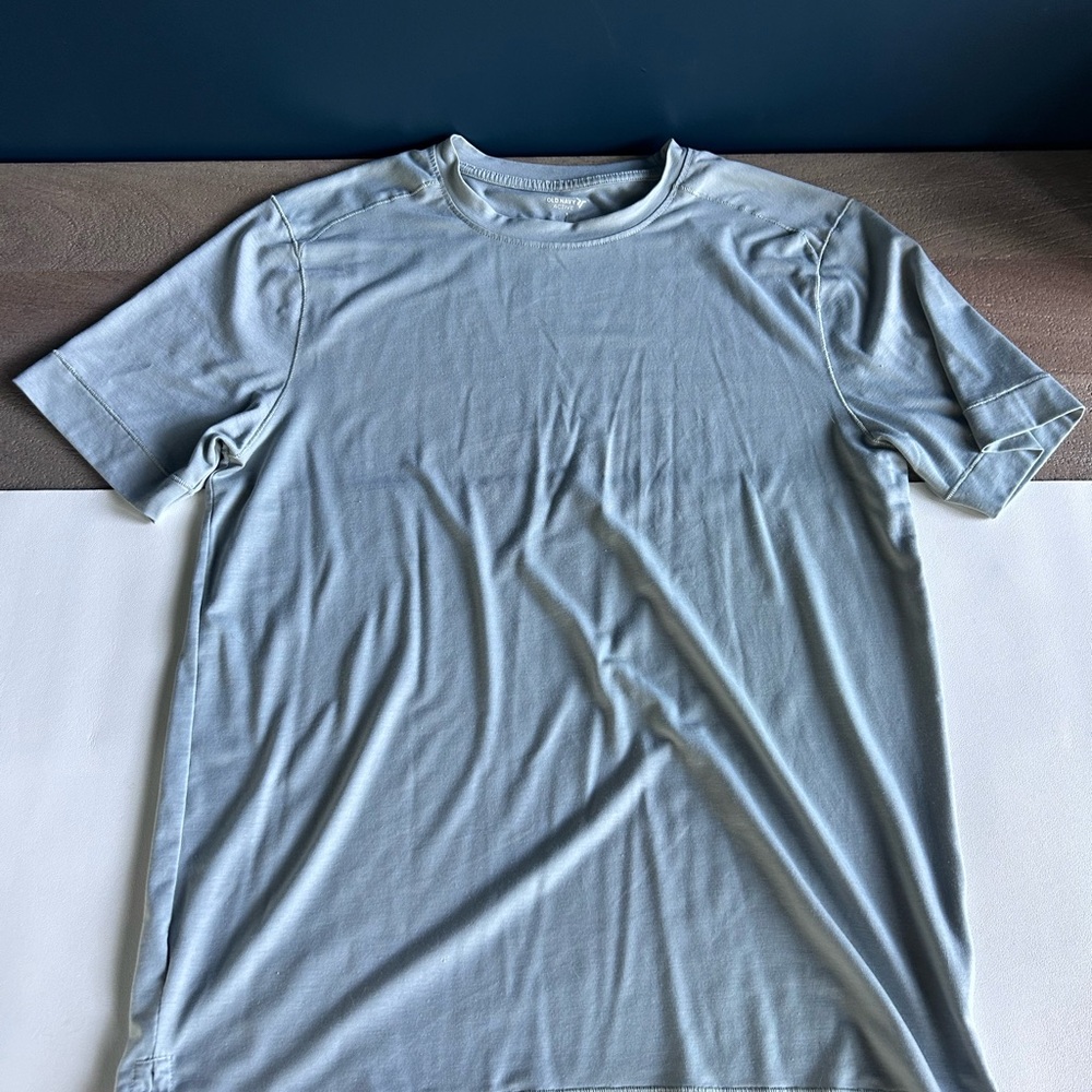 Old Navy Men's Cool Gray Short Sleeve Tee